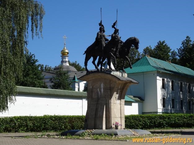 Достопримечательности Дмитрова. Памятник Борису и Глебу