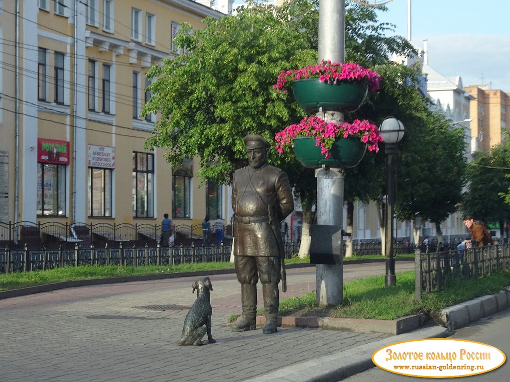 Памятник городовому. Калуга