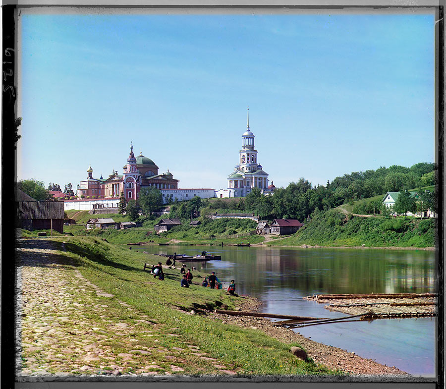 Торжок. Борисоглебский монастырь с моста. 1910 год.