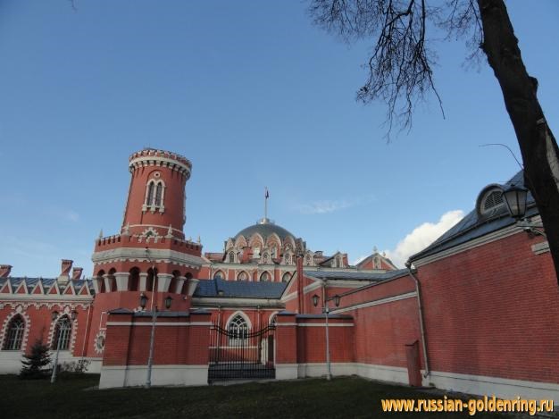 Достопримечательности Москвы. Царская резиденция Петровский путевой дворец