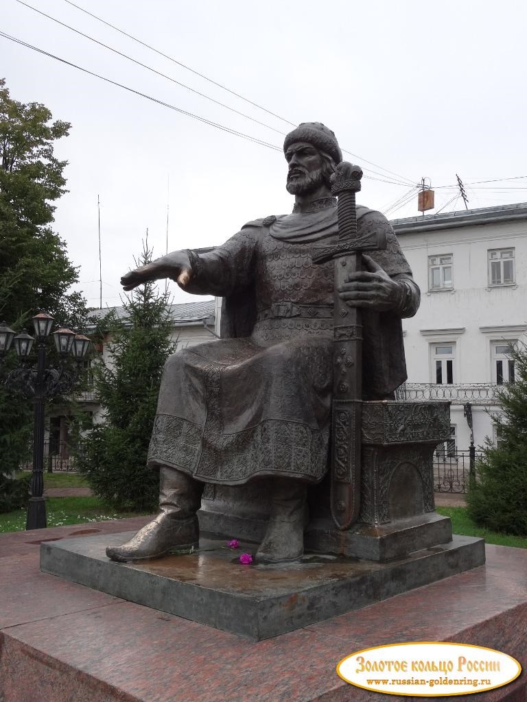 Памятник Юрию Долгорукому. Кострома
