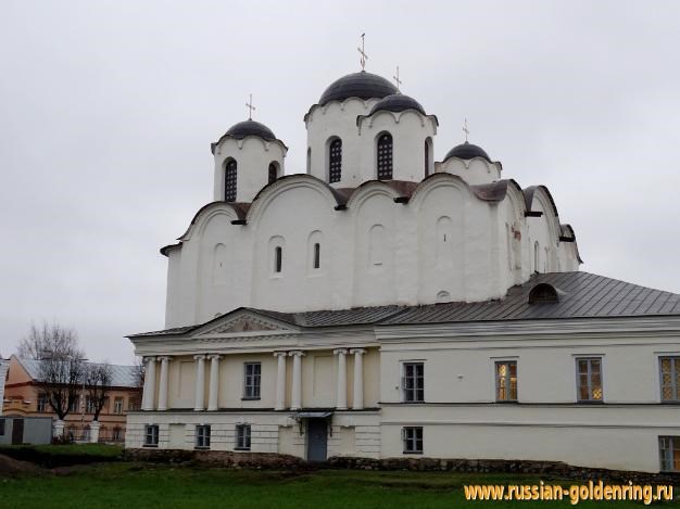 Достопримечательности Великого Новгорода. Собор Николая Чудотворца на Ярославовом дворище