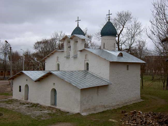 Церковь Покрова и Рождества Пресвятой Богородицы от Пролома. Псков