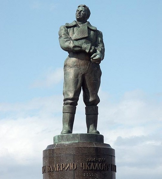 Памятник Чкалову. Нижний Новгород
