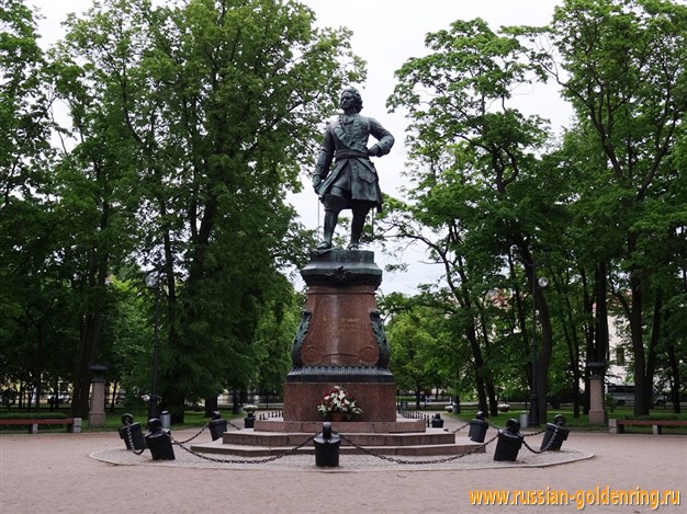 Достопримечательности Санкт-Петербурга. Памятник Петру I в Кронштадте