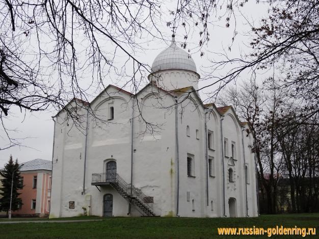Достопримечательности Великого Новгорода. Церковь Иоанна Предтечи на Опоках