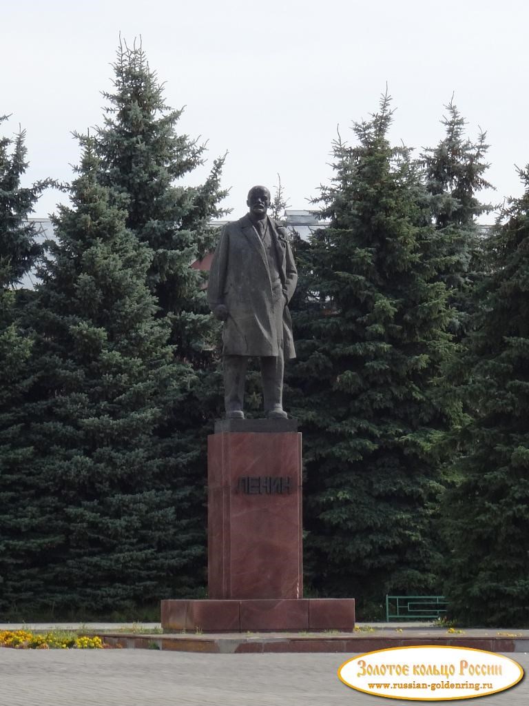 Памятник Ленину. Суздаль