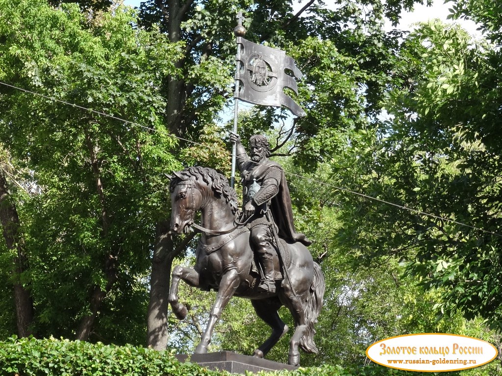 Памятник Дмитрию Донскому. Москва