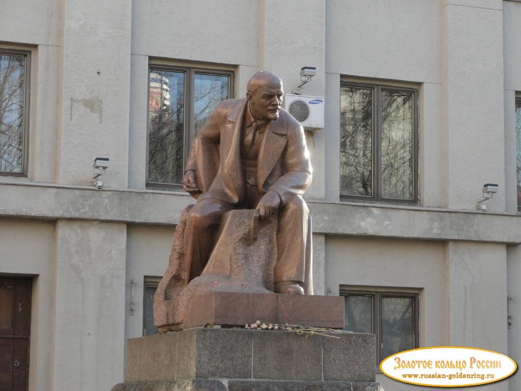 Памятник Ленину на Тверском проезде. Москва