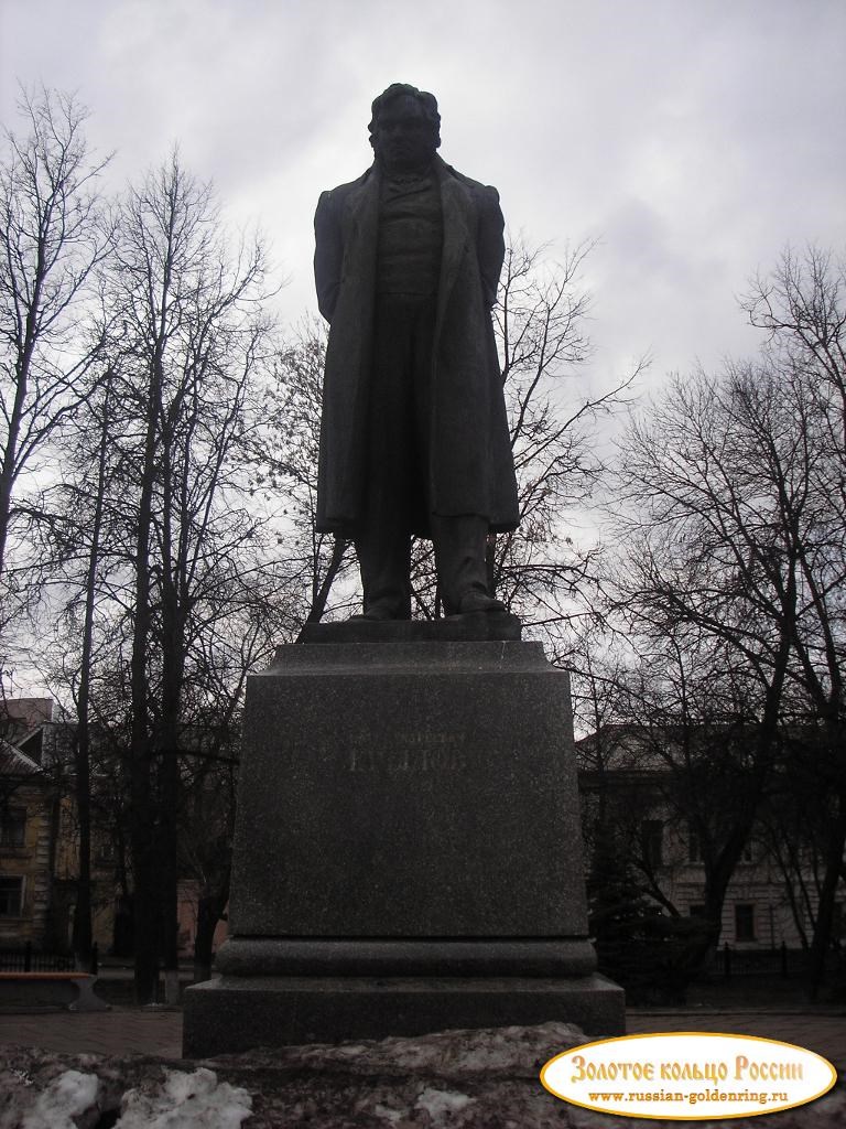 Памятник И.А. Крылову. Тверь
