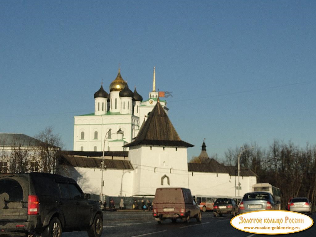 Кремль (Кром). Вид на кремль со стороны Рыбницкой башни