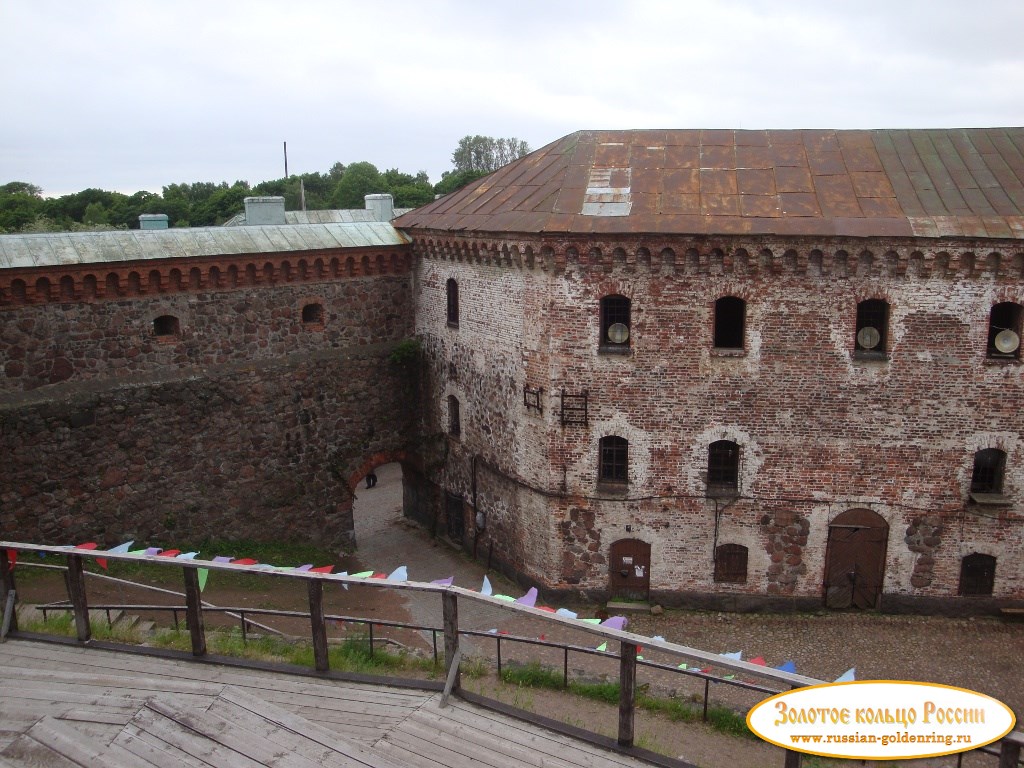 Выборгский замок. Вид на винный погреб с трибун