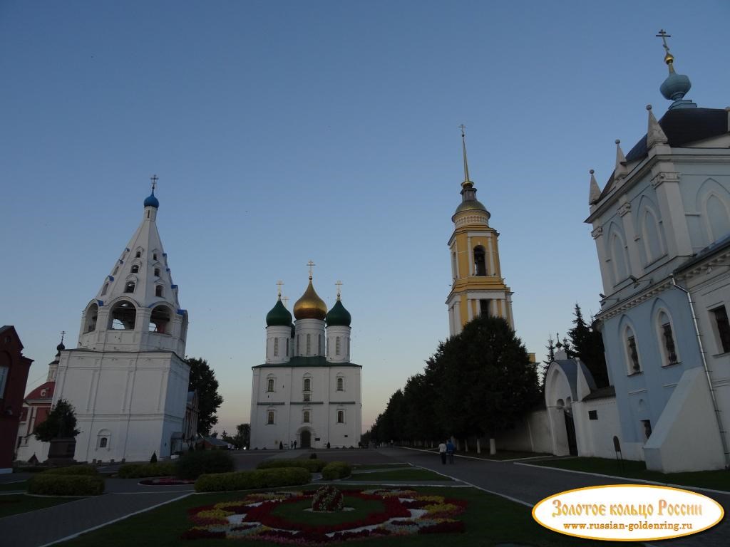 Коломенский Кремль. Соборная площадь