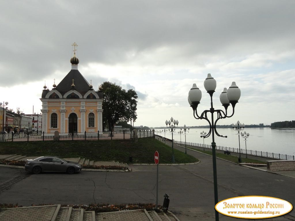 Волжская набережная. Спуск к пристани