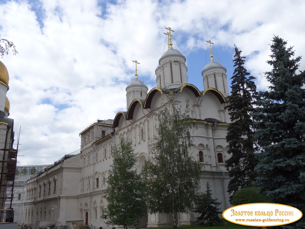 Церковь Двенадцати Апостолов и Патриарший дворец