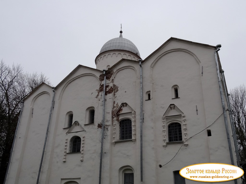 Церковь Иоанна Предтечи на Опоках. Фасад храма