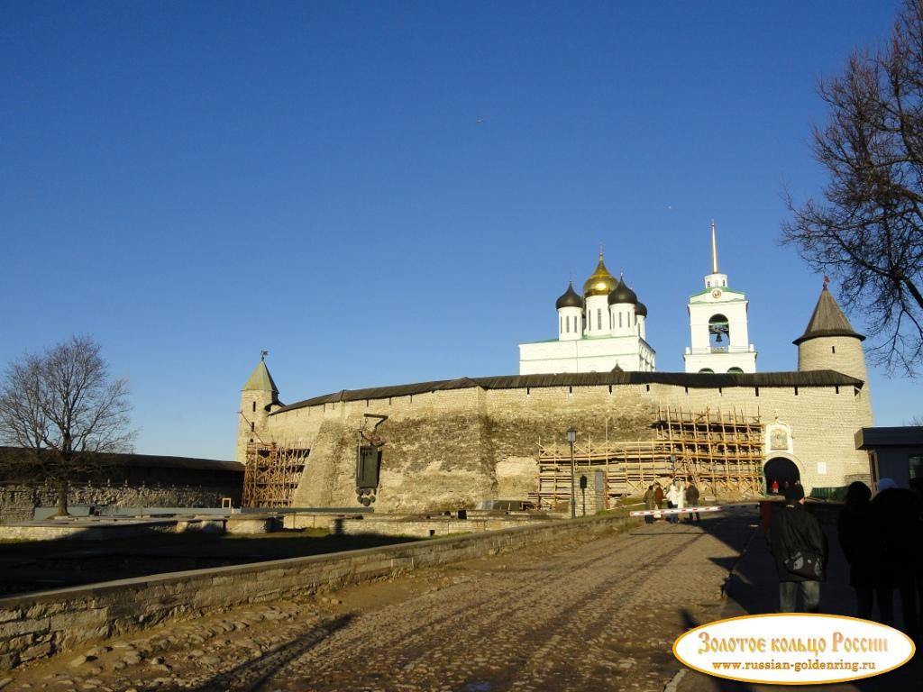 Кремль (Кром). Довмонтов город