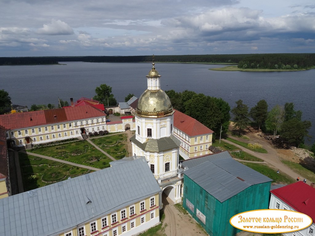 Нило-Столобенская пустынь (Нилова пустынь). Двор странноприимного дома