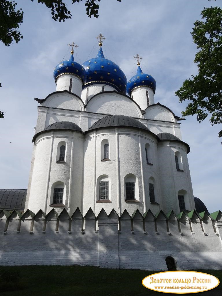 Рождественский собор. Вид со стороны Кремлёвской улицы