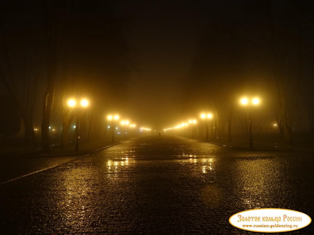 Новгородский Детинец (кремль). Центральная аллея