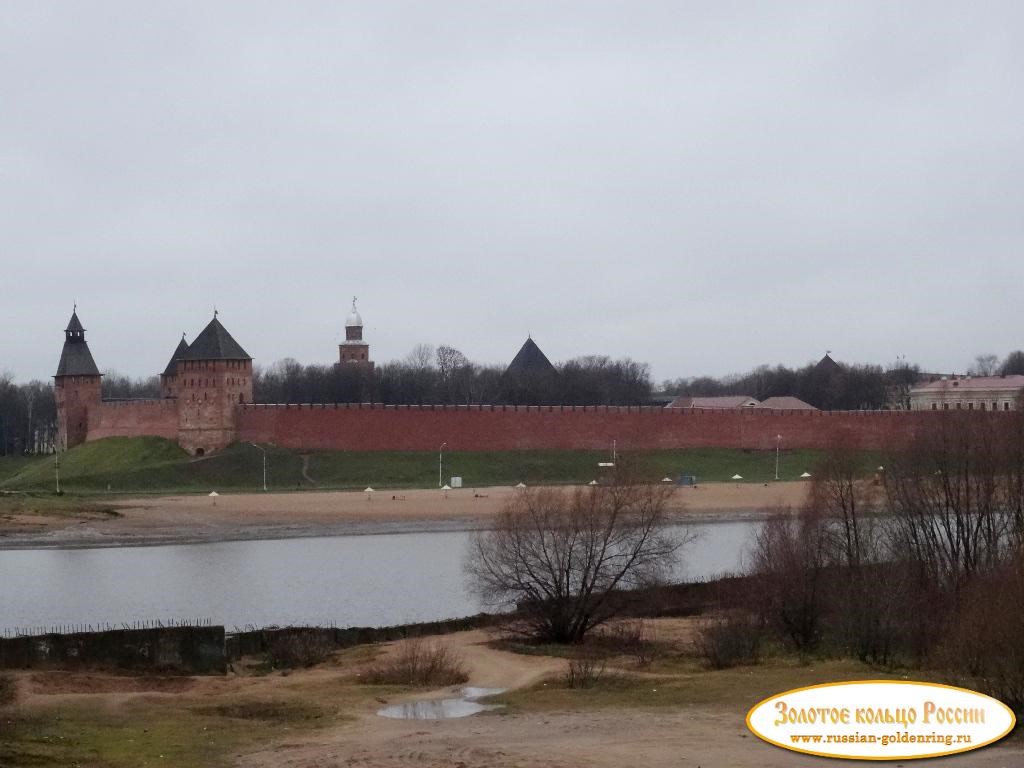 Новгородский Детинец (кремль). Вид из гостиницы 