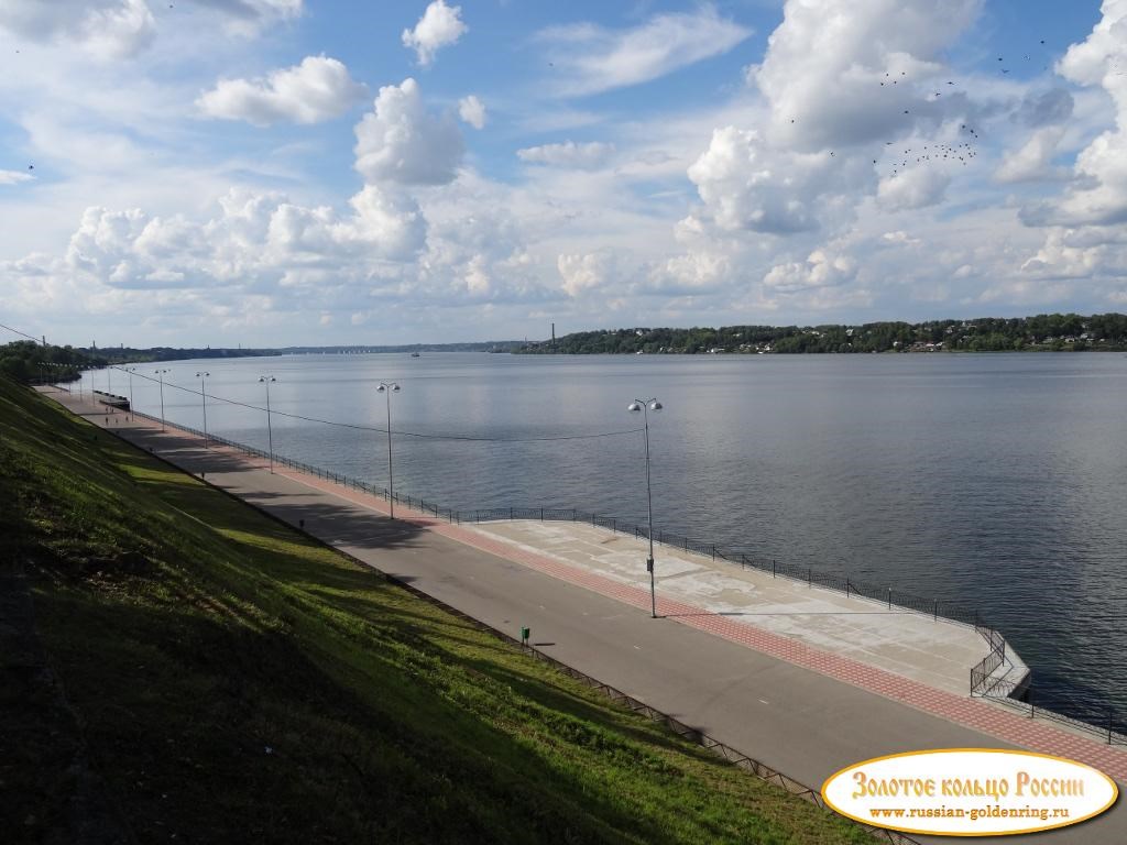 Волжский бульвар. Река Волга