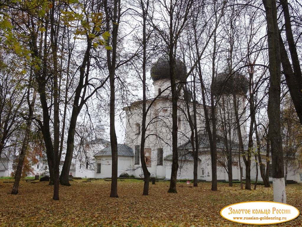 Антониев монастырь. Осенний пейзаж