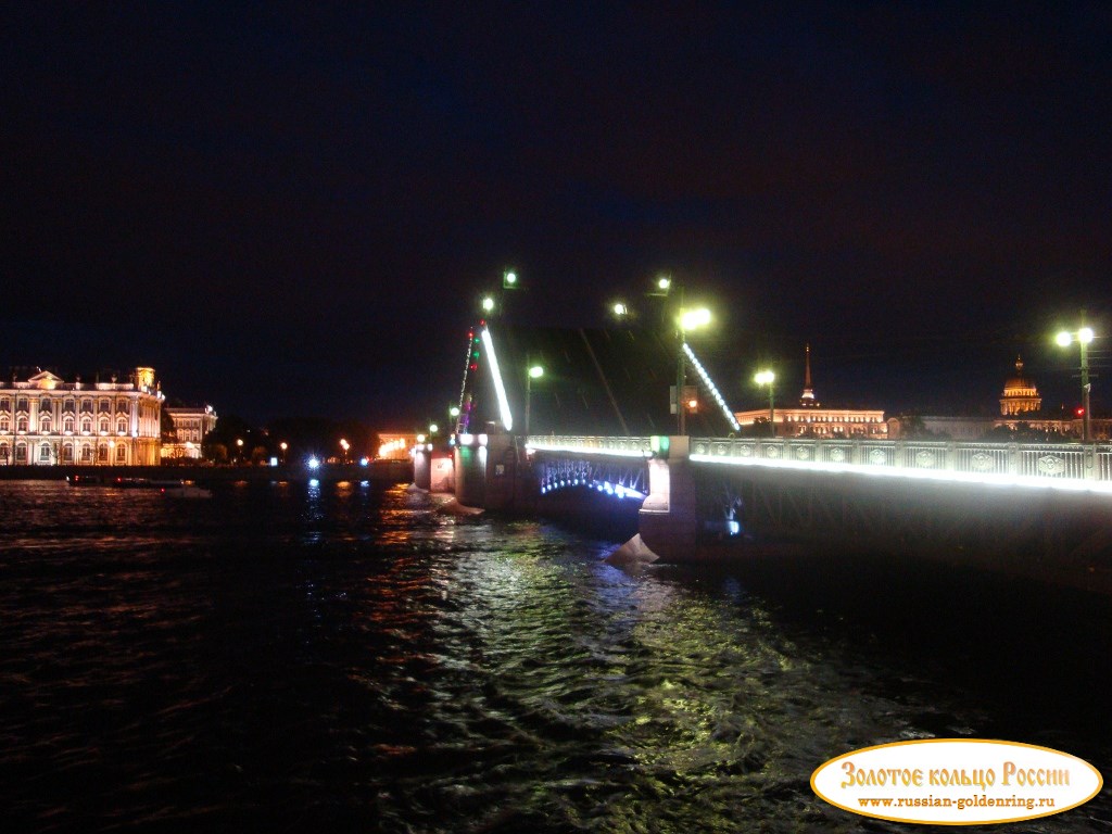 Река Нева. Развод Дворцового моста