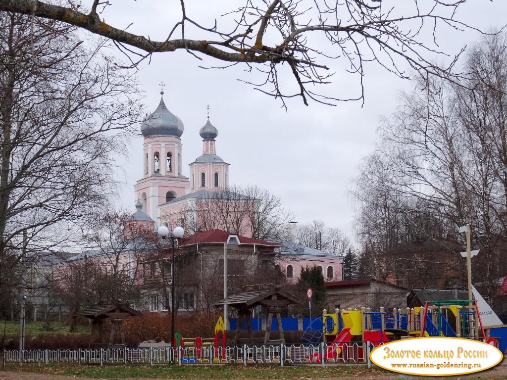 Собор Троицы Живоначальной. Вид с набережной