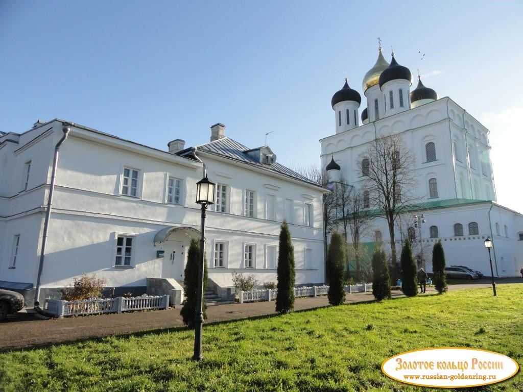 Кремль (Кром). Дом причта