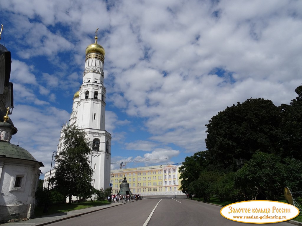 Московский кремль. Спасская улица