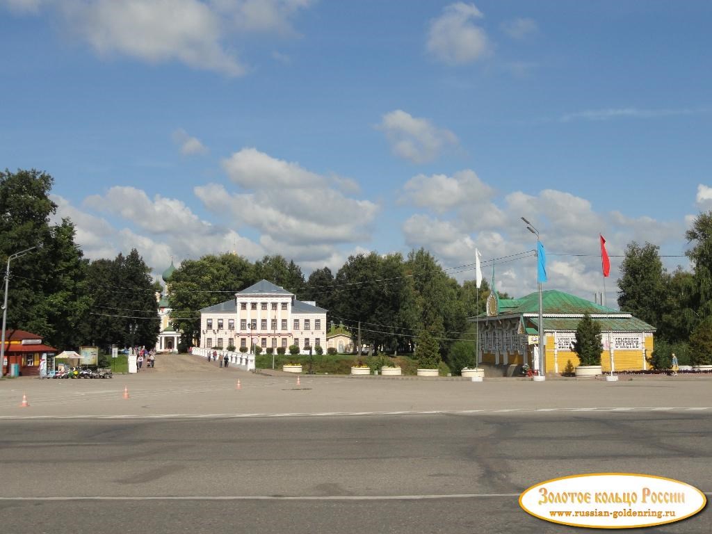 Успенская площадь. Вход в кремль