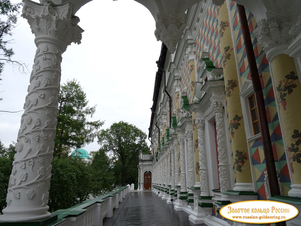 Свято-Троицкая Сергиева лавра. Трапезная палата