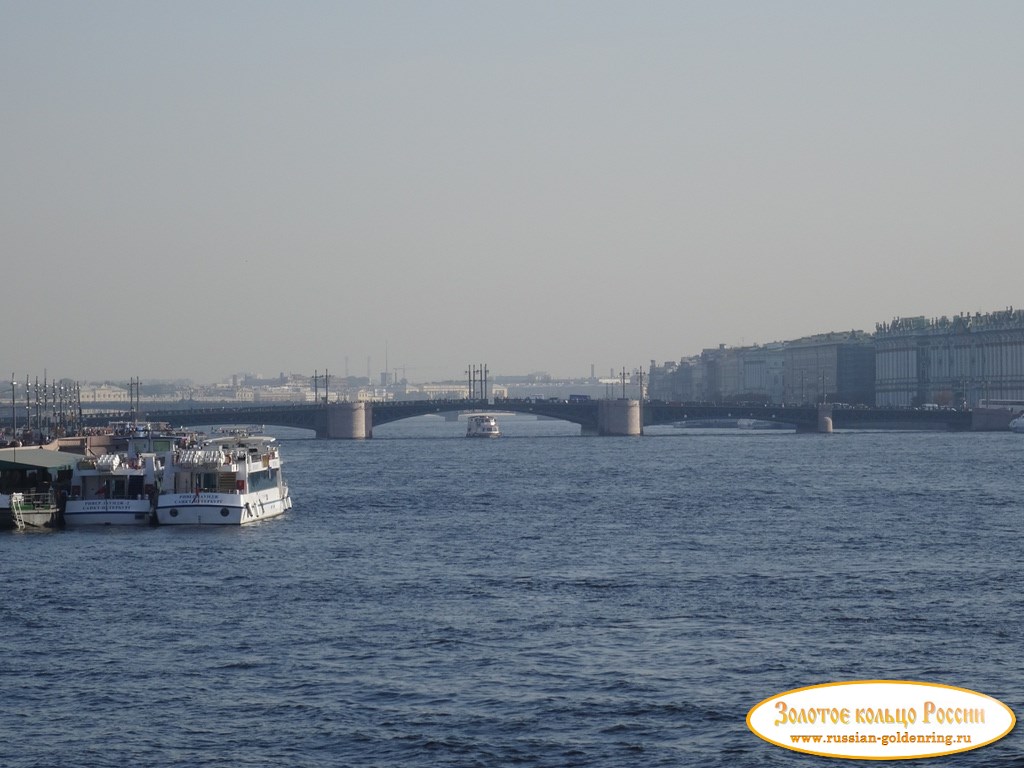 Река Нева. Дворцовый мост (вид с Благовещенского моста)