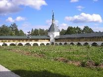 Достопримечательности Валдая. Иверский монастырь. Стены монастыря