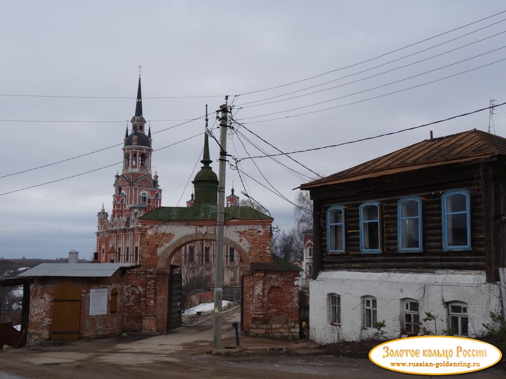 Можайский кремль. Ворота со стороны Бородинской улицы