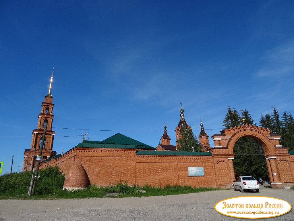 Богородицко-Тихоновский Тюнинский женский монастырь. Кирпичные стены ограды