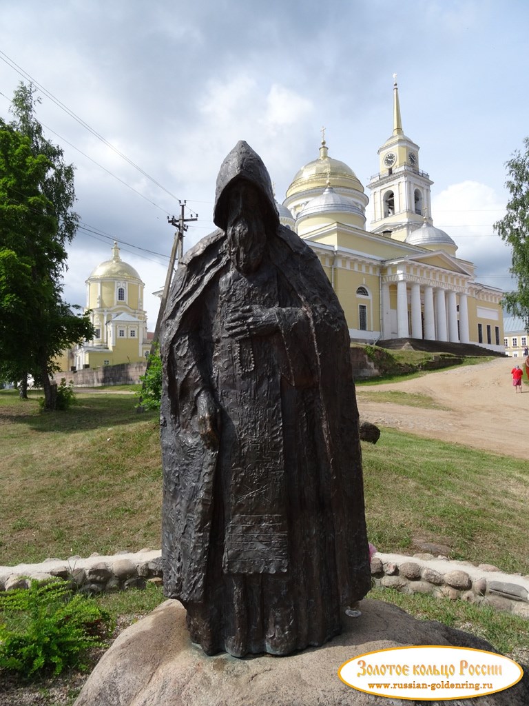 Нило-Столобенская пустынь (Нилова пустынь). Памятник преподобному Нилу