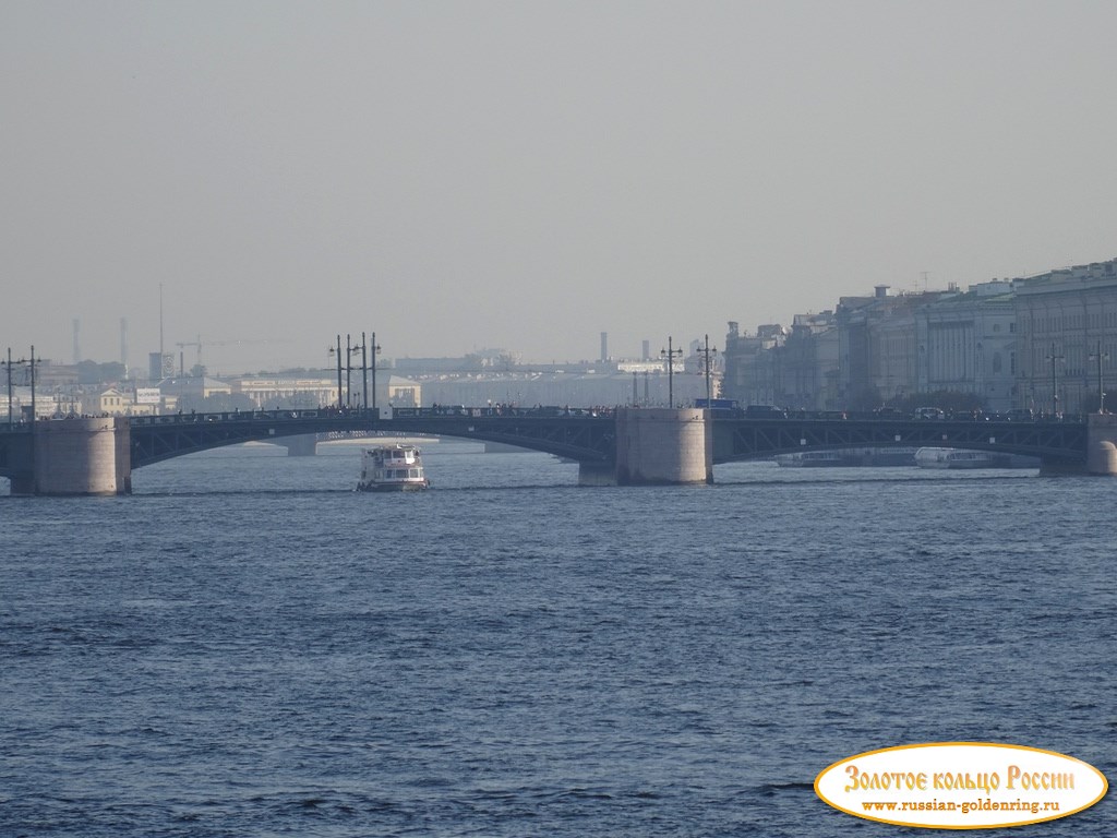 Река Нева. Дворцовый мост (вид с Благовещенского моста)