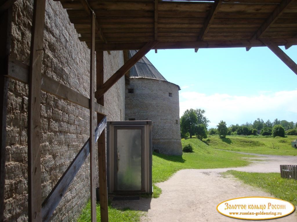 Староладожская крепость. Вход на территорию крепости