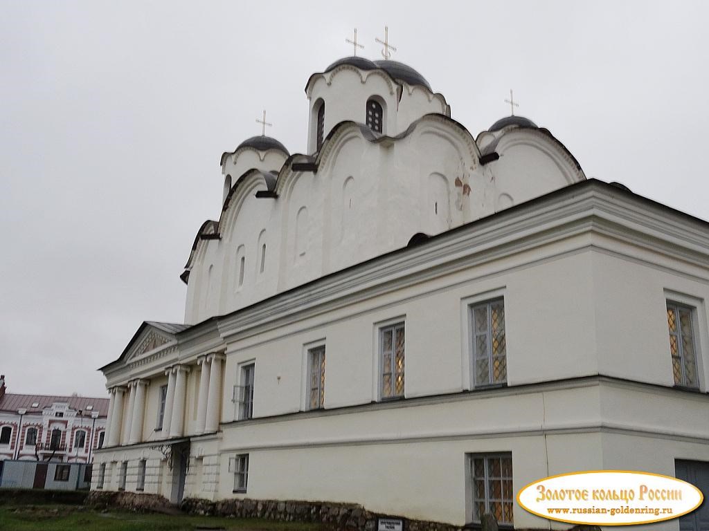 Собор Николая Чудотворца на Ярославовом дворище. Трапезная XIX века