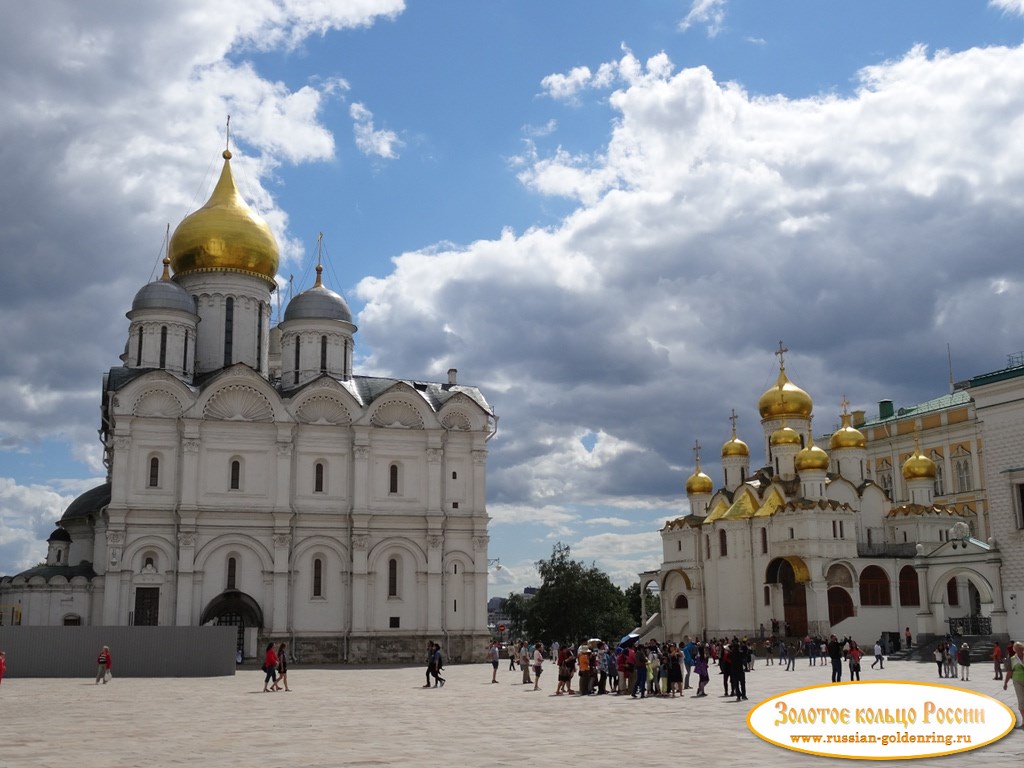 Соборная площадь. Архангельский и Благовещенский соборы