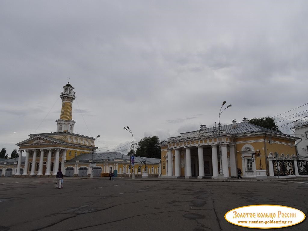 Сусанинская площадь. Лето