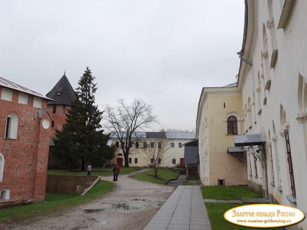 Новгородский Детинец (кремль). Владычный двор