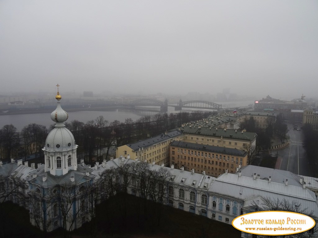 Смольный монастырь. Вид на Смольный дворец