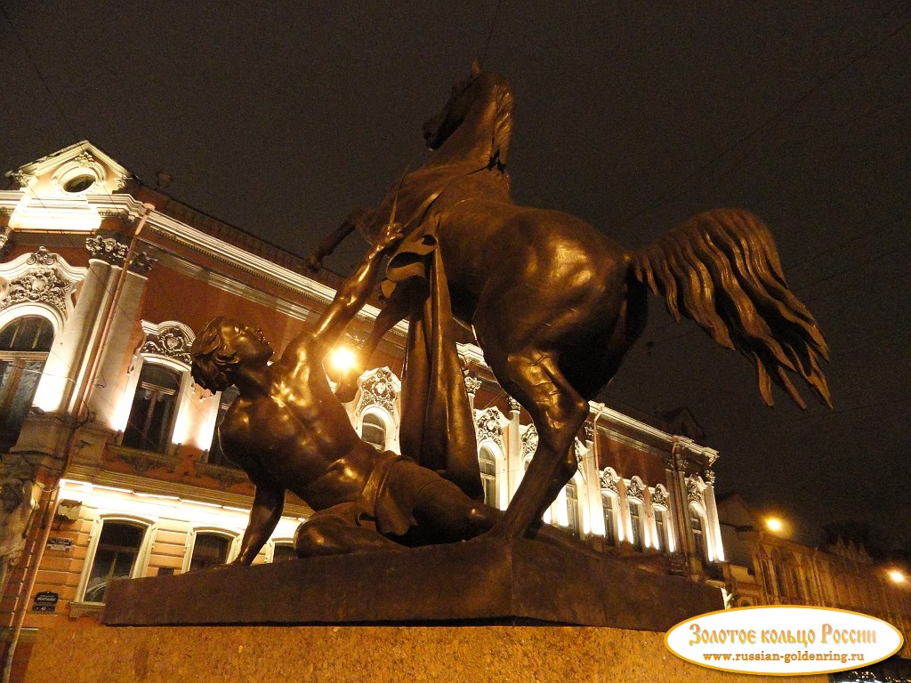 Аничков мост. Укротитель коня (юго-восточная скульптура)