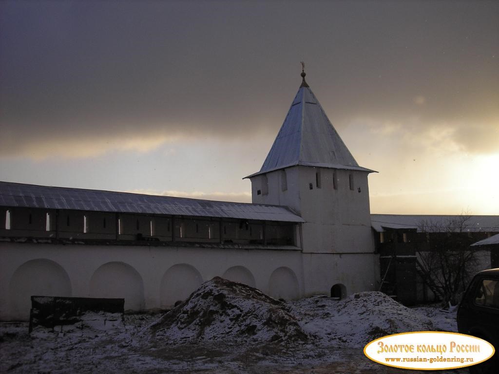 Никитский монастырь. Сторожевая башня