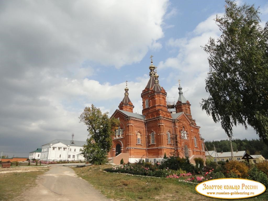 Богородицко-Тихоновский Тюнинский женский монастырь. На территории монастыря