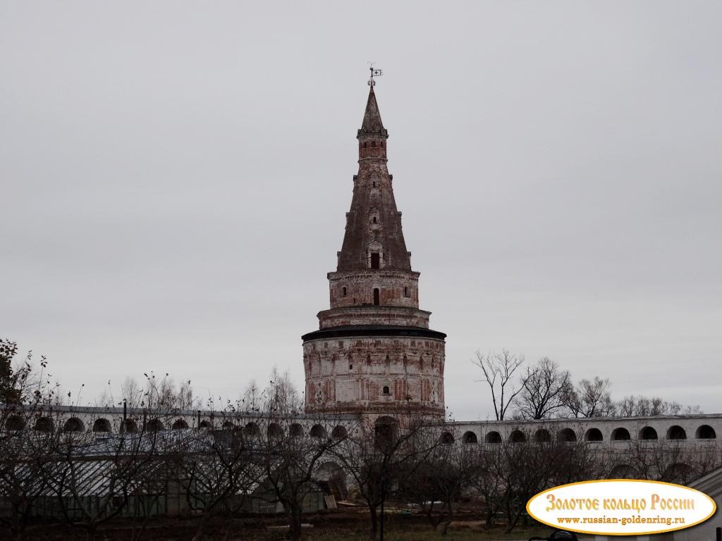 Иосифо-Волоцкий монастырь. Кузнечная башня