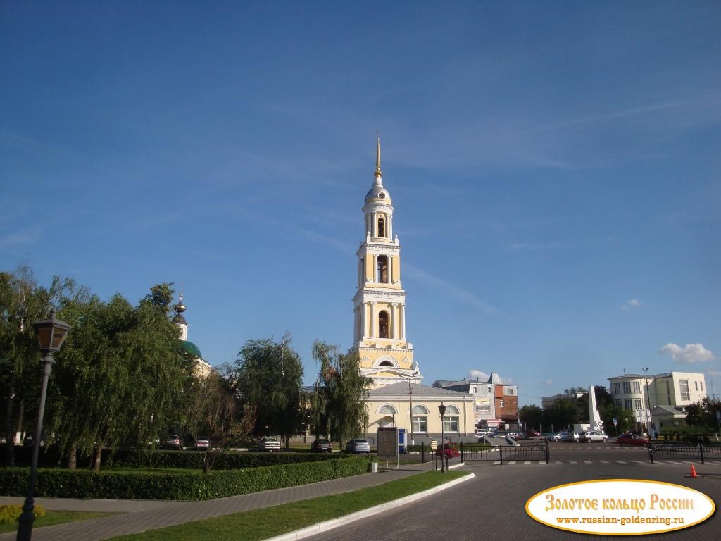 Коломенский Кремль. Вид на колокольню со стороны улицы Лажечникова
